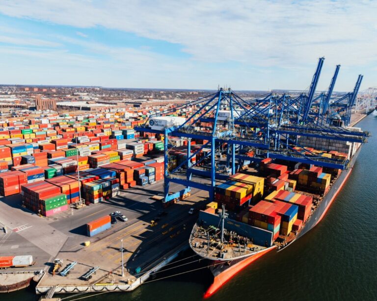 Read more about the article Fracht morski: spadki z Dalekiego Wschodu, wzrosty transatlantyckie