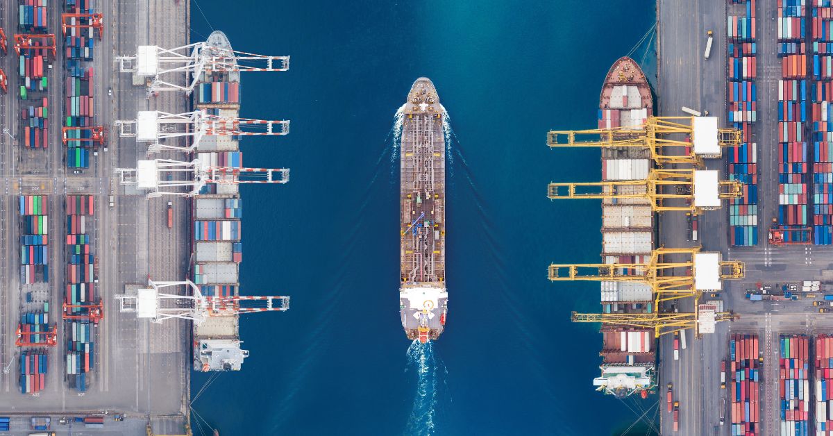 Read more about the article Wyzwania w transporcie morskim na rok 2025