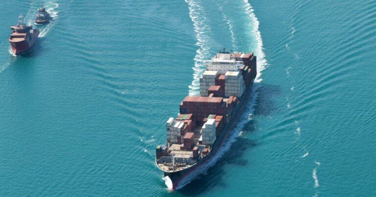 Read more about the article Opłaty za chińskie statki: analiza i konsekwencje
