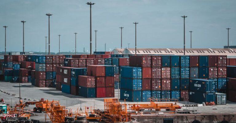 Śledzenie kontenerów - Szymon na fali